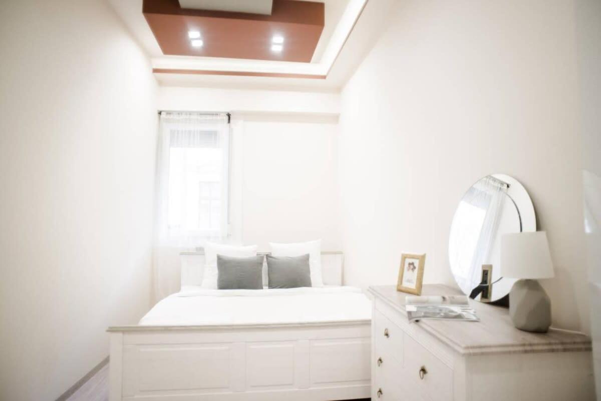 New Luxury Apartment In The Center With A/C Budapest Eksteriør billede